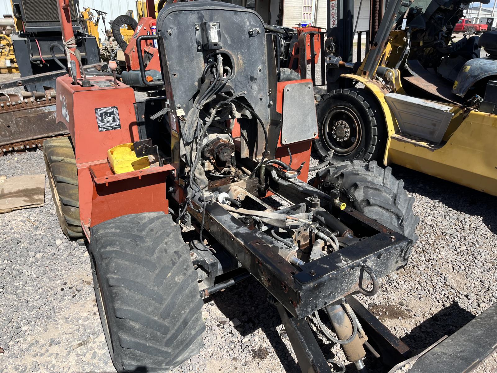 ./imagenes/INVOICE/2019/16791/ZANJADORA DITCH WITCH RT40 (28).JPG
